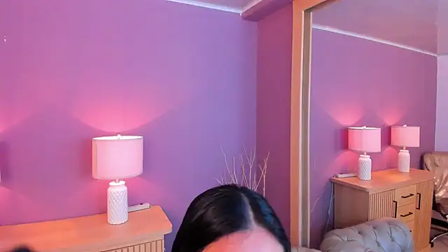 scarlet edwars online show from March 4, 6:29 pm