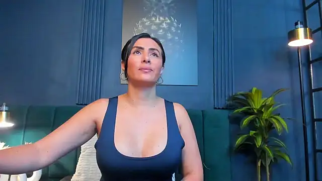 Snapshot of scarlet_edwars chatting on February 9, 8:18 pm scarlet edwars online show from February 9, 8:18 pm