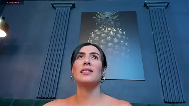 scarlet edwars online show from November 5, 8:34 pm