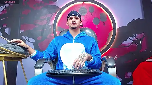 Dirty Kingg online show from November 7, 8:35 pm