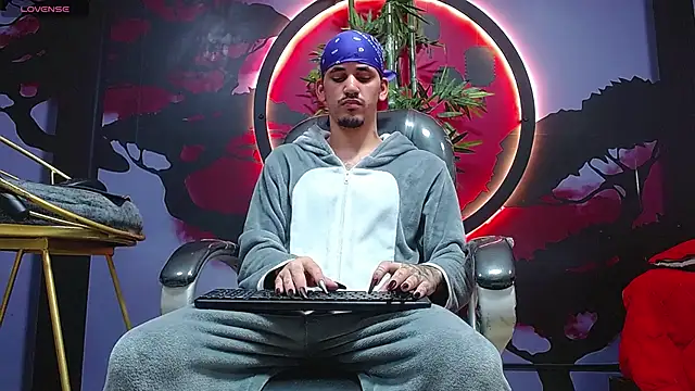 Dirty Kingg online show from November 11, 8:58 pm