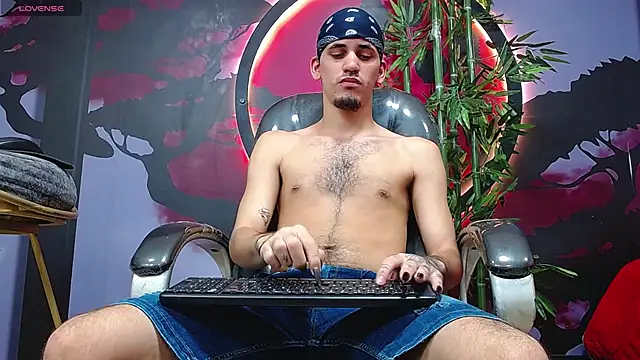 Dirty Kingg online show from November 23, 8:30 pm