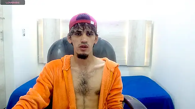 Snapshot of Dirty_Kingg chatting on February 26, 2:52 am Dirty Kingg online show from February 26, 2:52 am