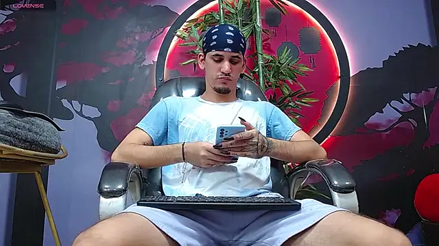 Dirty Kingg online show from November 17, 8:02 pm