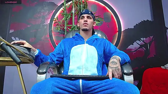 Dirty Kingg online show from November 22, 7:57 pm