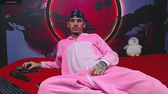 Dirty Kingg online show from December 3, 8:30 pm