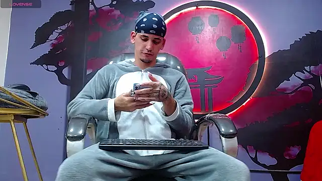 Dirty Kingg online show from November 1, 9:08 pm