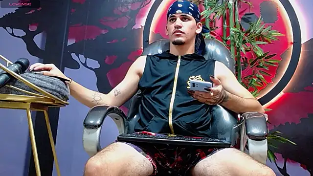 Dirty Kingg online show from November 14, 8:45 pm