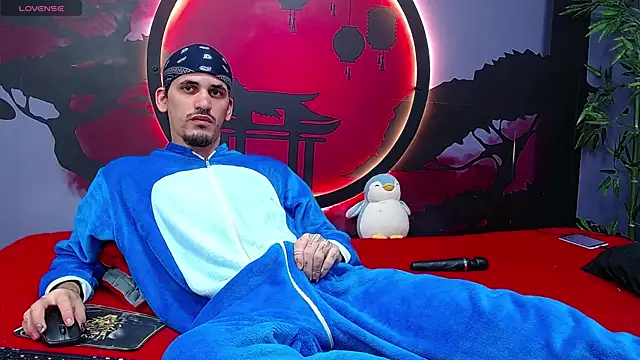 Dirty Kingg online show from December 3, 1:50 am