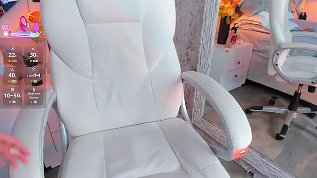 Giselle Lauren online show from February 24, 10:47 pm