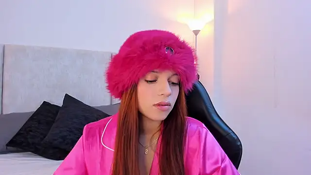 Giselle Lauren online show from March 10, 9:19 pm