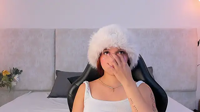 Giselle Lauren online show from February 20, 7:38 pm