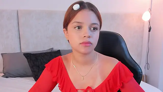 Giselle Lauren online show from March 16, 8:44 pm