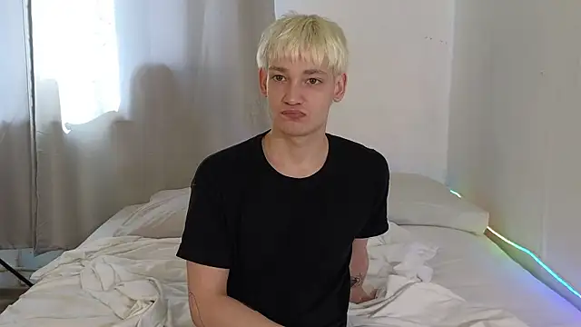 Julian wins online show from March 31, 3:19 am