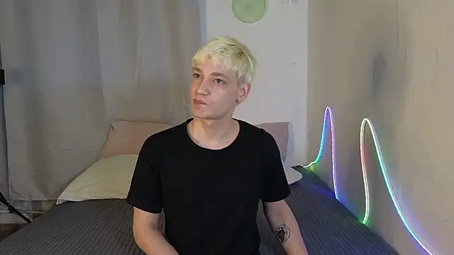 Julian wins online show from April 5, 12:06 am