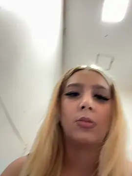 hotamanda01 online show from February 1, 6:17 pm