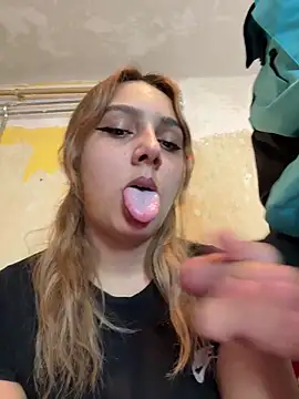 hotamanda01 online show from April 16, 9:39 pm