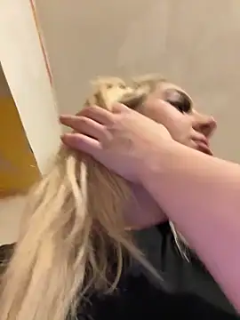 hotamanda01 online show from February 13, 11:38 pm