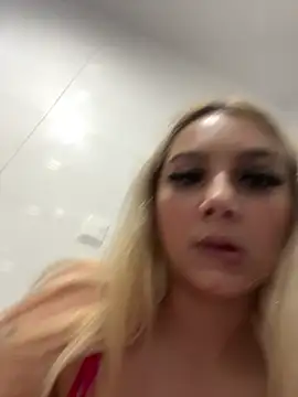 hotamanda01 online show from November 21, 6:18 pm