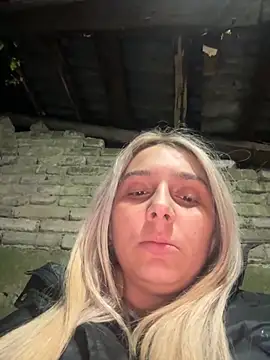 hotamanda01 online show from November 6, 9:19 pm