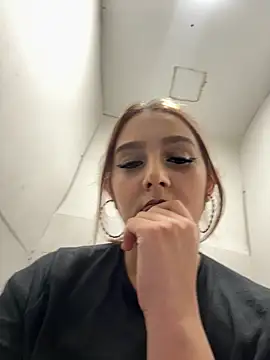 hotamanda01 online show from March 20, 7:26 pm