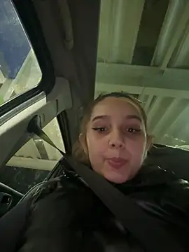 hotamanda01 online show from March 22, 10:00 pm