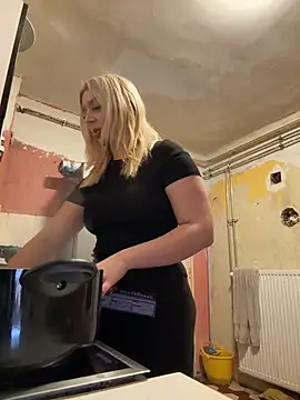 hotamanda01 online show from February 8, 8:28 pm