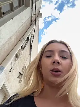 hotamanda01 online show from March 1, 11:32 am