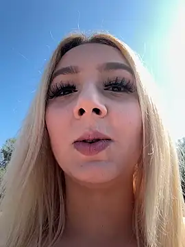 hotamanda01 online show from February 26, 12:49 pm