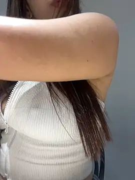 KiimCollins online show from March 22, 2:14 pm