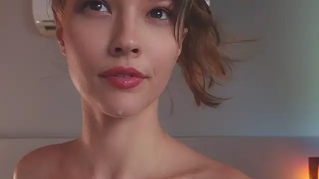 Snapshot of DemiDee chatting on January 26, 8:57 am DemiDee online show from January 26, 8:57 am