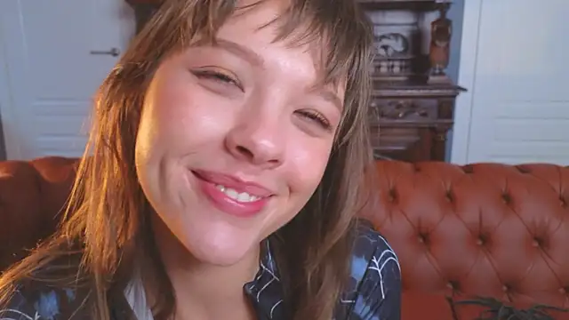 DemiDee online show from January 15, 8:40 am