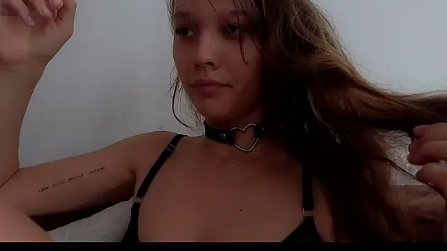 DemiDee online show from November 2, 8:41 am