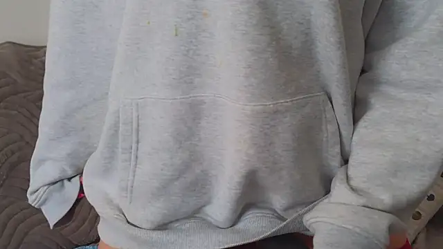 DemiDee online show from March 13, 8:30 am