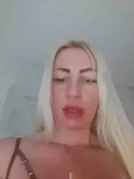 Snapshot of visnjica chatting on June 17, 9:25 pm visnjica online show from June 17, 9:25 pm