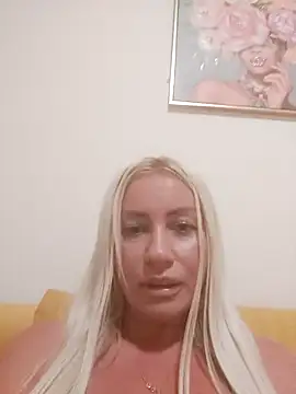 Snapshot of visnjica chatting on September 15, 9:15 pm visnjica online show from September 15, 9:15 pm