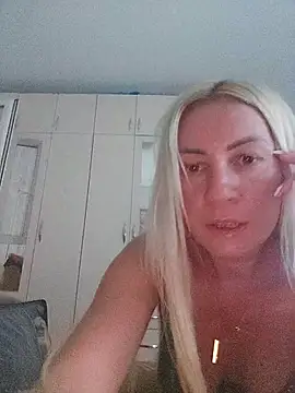 Snapshot of visnjica chatting on July 15, 9:44 pm visnjica online show from July 15, 9:44 pm