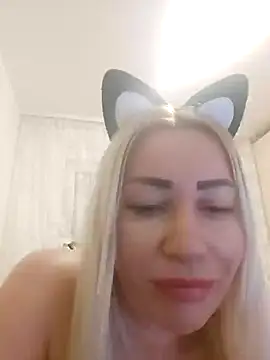 Snapshot of visnjica chatting on February 28, 10:17 pm visnjica online show from February 28, 10:17 pm