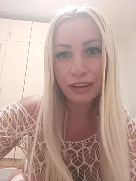 Snapshot of visnjica chatting on October 14, 9:15 pm visnjica online show from October 14, 9:15 pm