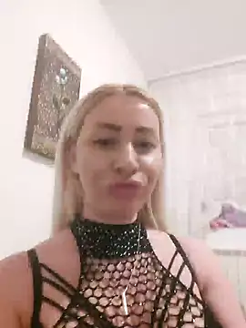 Snapshot of visnjica chatting on February 23, 9:26 pm visnjica online show from February 23, 9:26 pm
