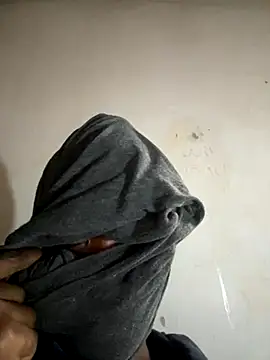 OneWhoBringsJoy online show from November 11, 7:25 am