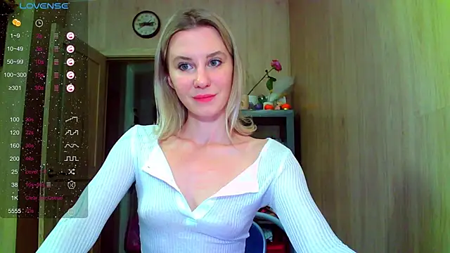 Snapshot of Caramel_piegirl chatting on July 16, 10:40 pm Caramel piegirl online show from July 16, 10:40 pm