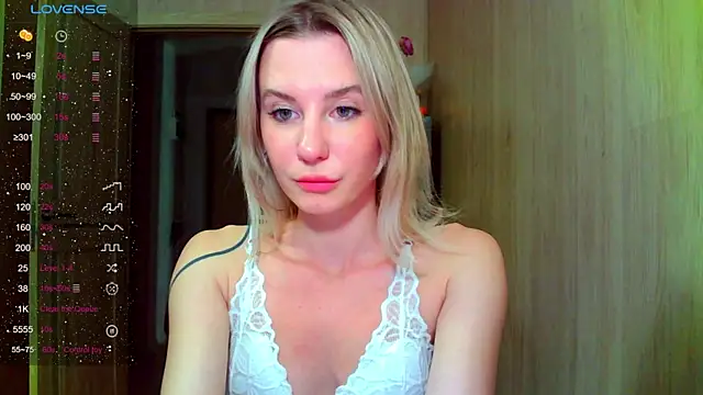 Snapshot of Caramel_piegirl chatting on July 17, 7:44 pm Caramel piegirl online show from July 17, 7:44 pm