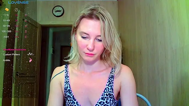 Snapshot of Caramel_piegirl chatting on July 18, 8:50 pm Caramel piegirl online show from July 18, 8:50 pm
