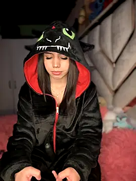 Laura-Khalifa online show from November 11, 5:46 am