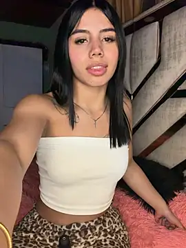 Laura-Khalifa online show from February 5, 7:26 am