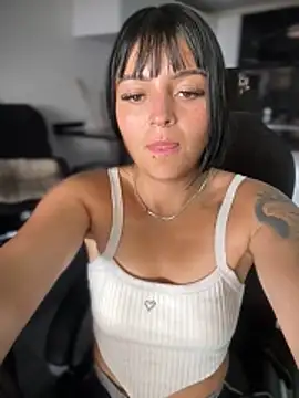 Snapshot of Dulce__Boyd chatting on October 16, 1:52 pm Dulce Boyd online show from October 16, 1:52 pm