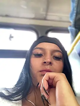 Snapshot of Dulce__Boyd chatting on December 3, 1:32 pm Dulce Boyd online show from December 3, 1:32 pm