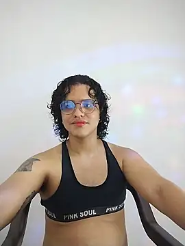 Snapshot of Diane_blossom chatting on October 25, 7:25 pm Diane blossom online show from October 25, 7:25 pm