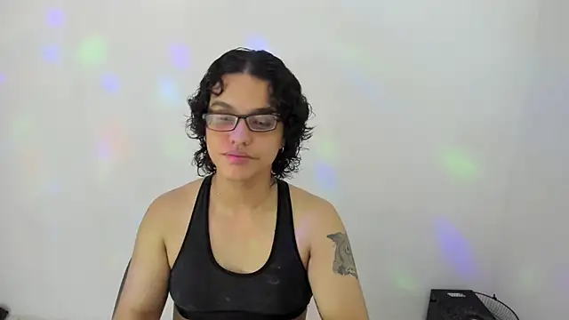 Snapshot of Diane_blossom chatting on October 15, 6:16 pm Diane blossom online show from October 15, 6:16 pm